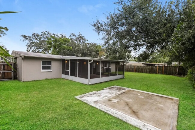 813 E River Dr in Tampa, FL - Building Photo - Building Photo