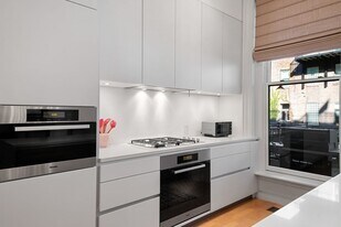 10 Worcester Sq, Unit 2 in Boston, MA - Building Photo