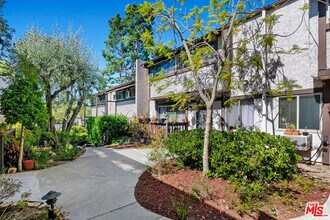 394 Miraleste Dr-Unit -496 in Los Angeles, CA - Building Photo - Building Photo