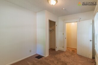 711 Fremont St in Manhattan, KS - Building Photo - Building Photo