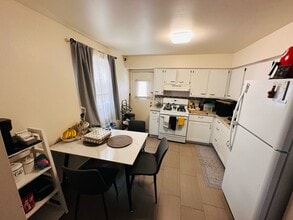 374 Somerset St, Unit 3 in North Plainfield, NJ - Building Photo - Building Photo