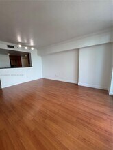 325 S Biscayne Blvd, Unit 2120 in Miami, FL - Building Photo - Building Photo