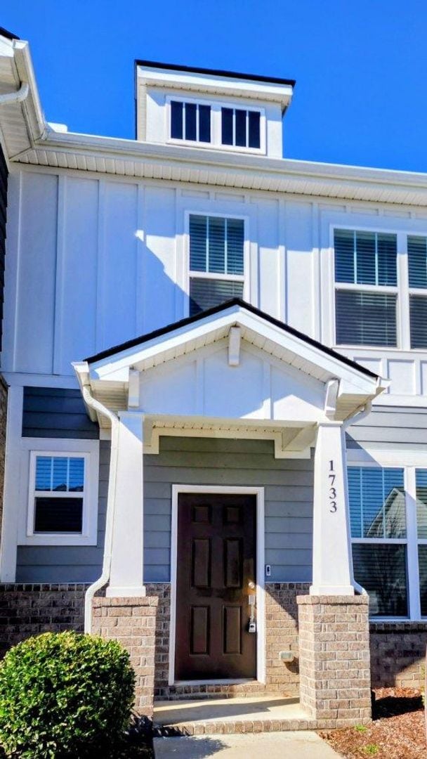 property at 1733 Frodo Wy