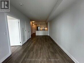 430-1430 Square One Dr in Mississauga, ON - Building Photo - Building Photo