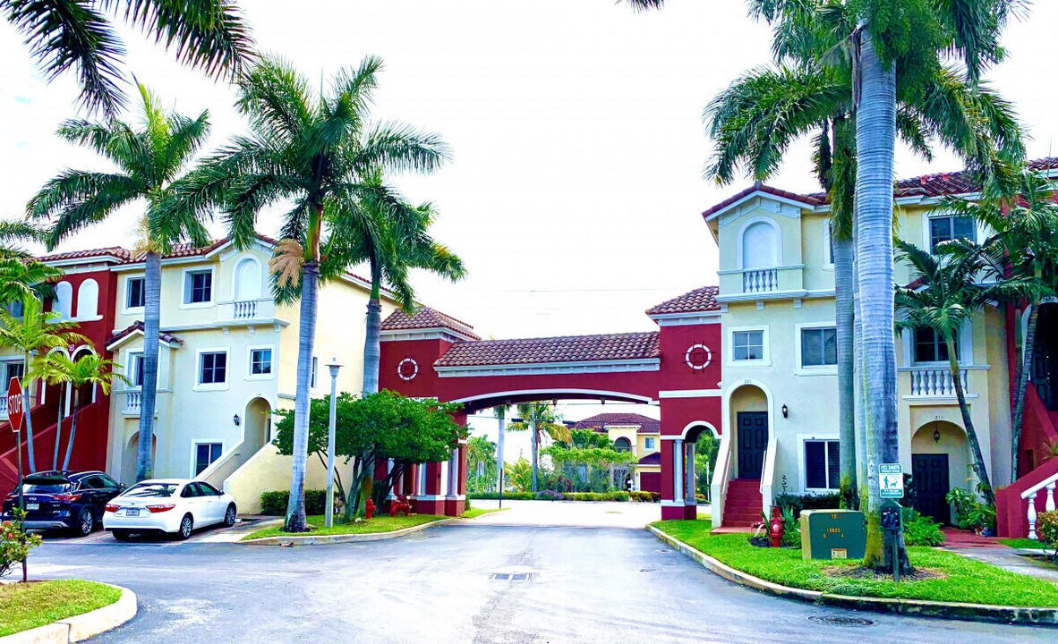 421 Bayfront Dr in Boynton Beach, FL - Building Photo