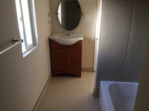 129 N Park Ave in Fresno, CA - Building Photo - Building Photo