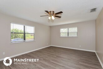 1153 S Hartsdale St in North Port, FL - Foto de edificio - Building Photo