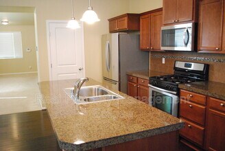 10707 Ross Rd in Bothell, WA - Building Photo - Building Photo