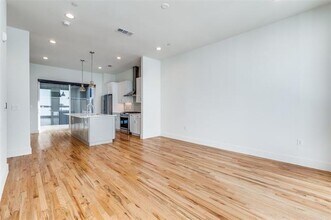 4419 Cabell Dr in Dallas, TX - Building Photo - Building Photo