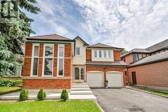 7258 Windrush Ct in Mississauga, ON - Building Photo - Building Photo