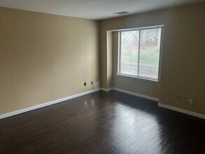 57 Birchwood Rd in Coram, NY - Building Photo - Building Photo