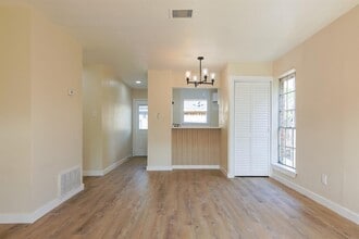 3324 Burke Rd in Pasadena, TX - Building Photo - Building Photo