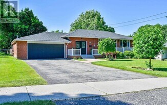 311 Frederick St in Whitby, ON - Building Photo