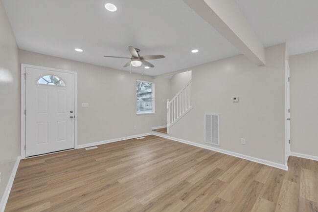 8 E Preston St in Hampton, VA - Foto de edificio - Building Photo