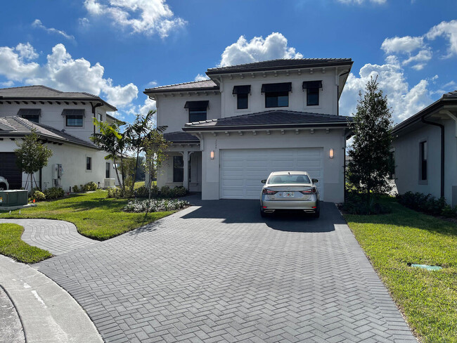 3048 Bellflower Cir in West Palm Beach, FL - Building Photo - Building Photo