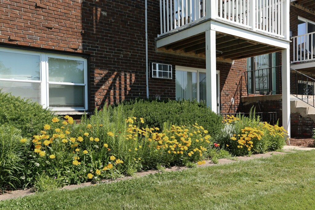 Lonvale Gardens Amesbury, MA Apartments