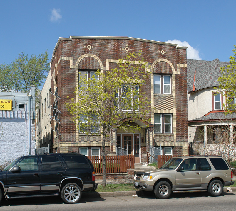 2940 Portland Ave in Minneapolis, MN - Building Photo