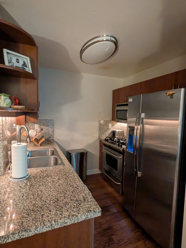 1265 N Crescent Heights Blvd, Unit 1 in West Hollywood, CA - Building Photo - Building Photo