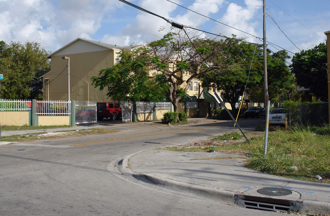 St. John Apartments in Miami, FL - Building Photo