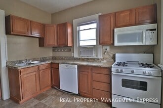 Beautiful 3 bedroom 2 bathroom home near d in Sioux Falls, SD - Building Photo - Building Photo