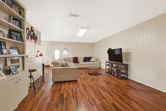 1109 Frances Dr in Rosenberg, TX - Building Photo - Building Photo