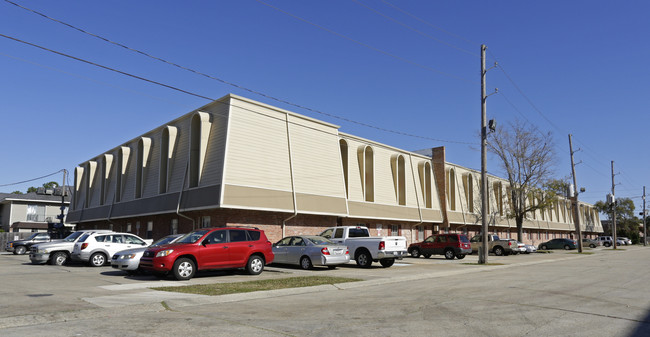 Carriage Court Condominiums in Metairie, LA - Building Photo - Building Photo