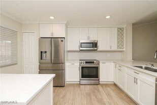 7794 Esmeralda Way in Naples, FL - Building Photo
