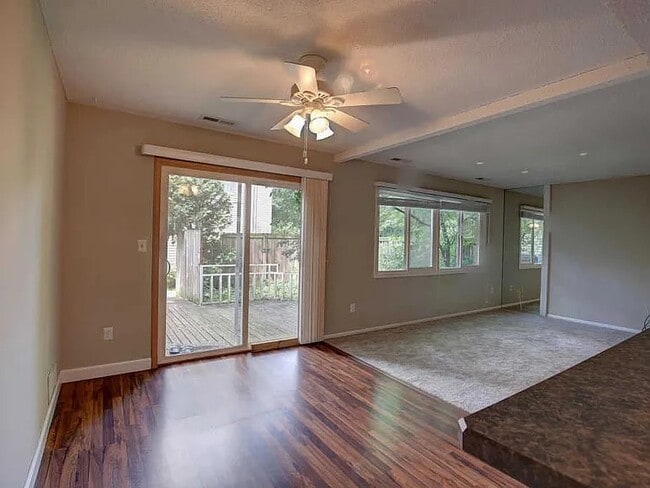 5521 E Bavarian Pass in Fridley, MN - Building Photo - Building Photo