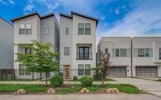 2413 Anita St in Houston, TX - Building Photo