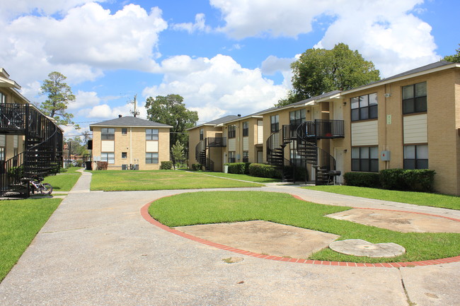 Southmore Apartments in Houston, TX - Building Photo - Building Photo