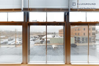 332 Halstead Ave in Harrison, NY - Foto de edificio - Building Photo