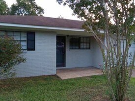 154 Shades Ave in Winfield, AL - Building Photo