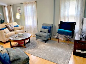 619 Smith St, Unit 619 3rd Floord in Providence, RI - Foto de edificio - Building Photo