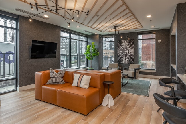 Peer on 7th Student Living in Columbus, OH - Building Photo - Interior Photo