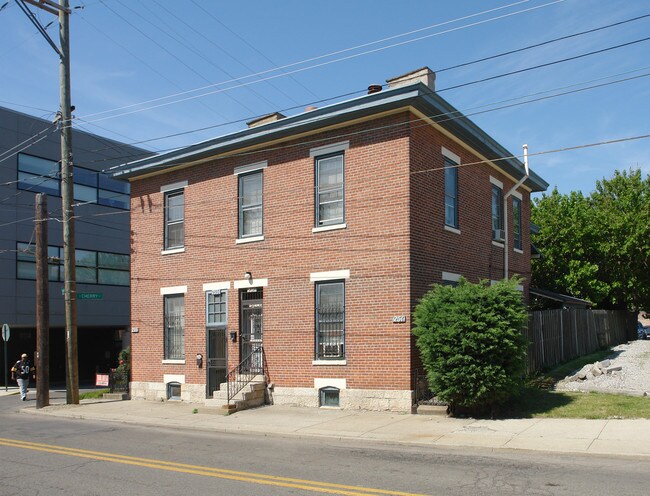 251-255 S Washington Ave in Columbus, OH - Foto de edificio - Building Photo