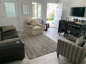 451 Lanae Way in Kailua, HI - Foto de edificio - Building Photo