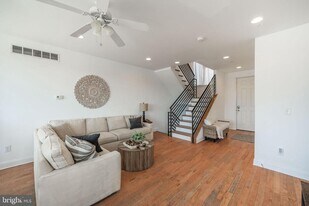 4066 Manayunk Ave in Philadelphia, PA - Building Photo