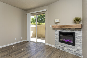 Merit Manor in Clovis, CA - Building Photo - Interior Photo