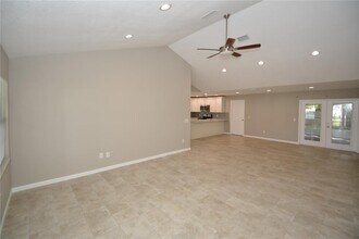 17 Evansville Ln in Palm Coast, FL - Building Photo - Building Photo