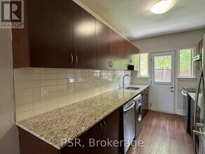 1365 Bayview Ave in Toronto, ON - Building Photo - Building Photo
