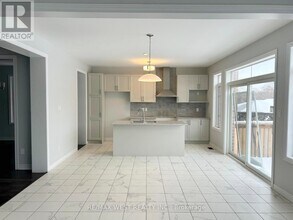 5 Drake Ave in Brant, ON - Building Photo - Building Photo