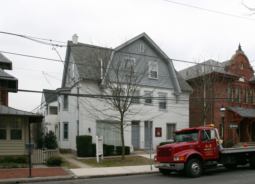 56 - 58 E Oakland Ave in Doylestown, PA - Building Photo