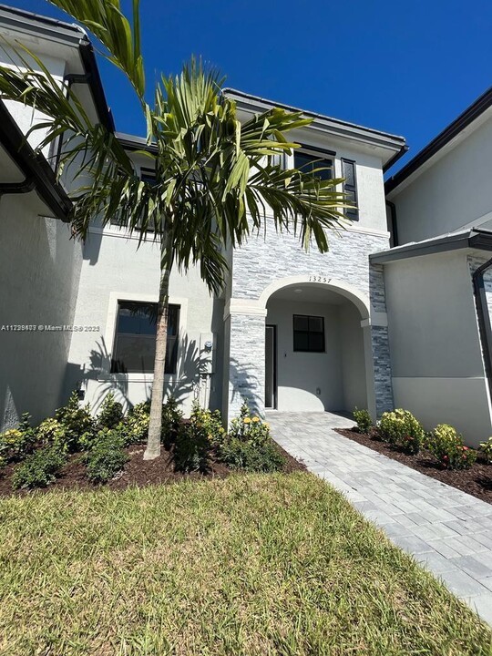 13257 SW 286th Terrace in Homestead, FL - Building Photo