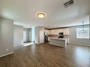 7750 Frenchmans Bay Ave in Las Vegas, NV - Building Photo - Building Photo