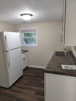 239 S Locust St, Unit 239 1/2 in Manteno, IL - Building Photo