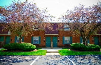 Pine Run Townhomes in Dayton, OH - Foto de edificio - Building Photo