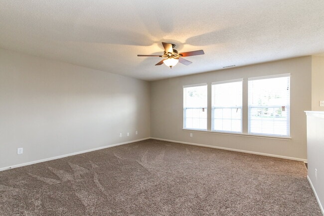 10153 Split Rock Way in Indianapolis, IN - Foto de edificio - Building Photo