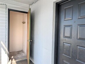 1122 68th Ave Dr W in Bradenton, FL - Building Photo - Building Photo