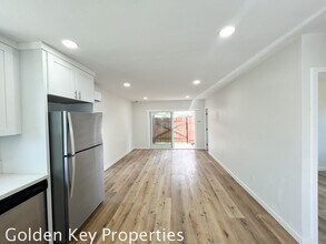 305 Holly St in Oceanside, CA - Building Photo - Building Photo