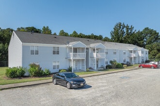 Deerfield Run Apartments in Florence, SC - Foto de edificio - Building Photo